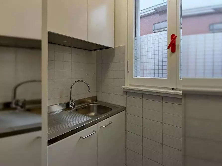 Immagine 10 di Camera in affitto  in Via Alberto da Gandino a Milano