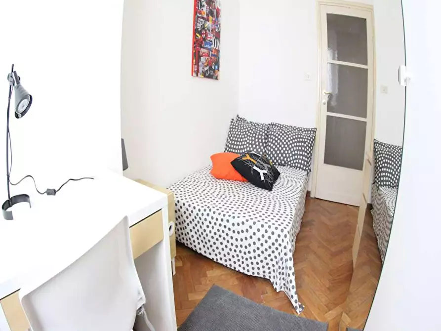 Immagine 1 di Camera in affitto  in Via Felice Casati a Milano