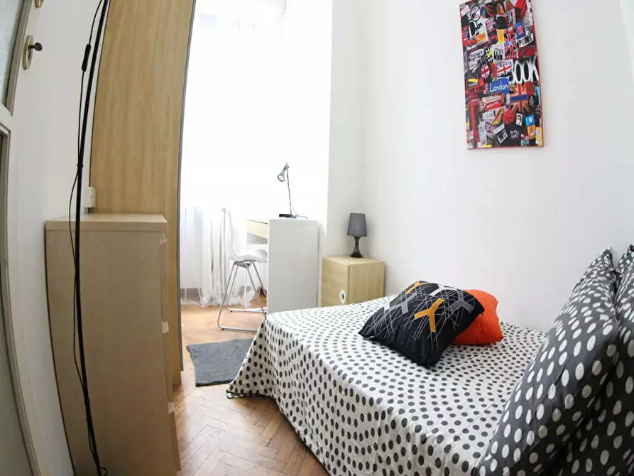 Immagine 1 di Camera in affitto  in Via Felice Casati a Milano