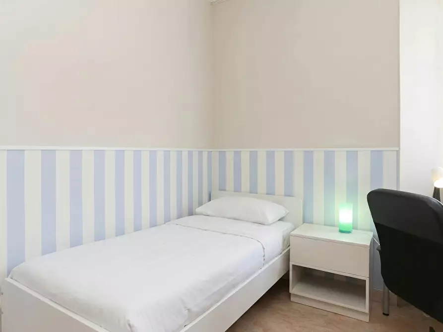 Immagine 3 di Camera in affitto  in Via Amilcare Ponchielli a Milano