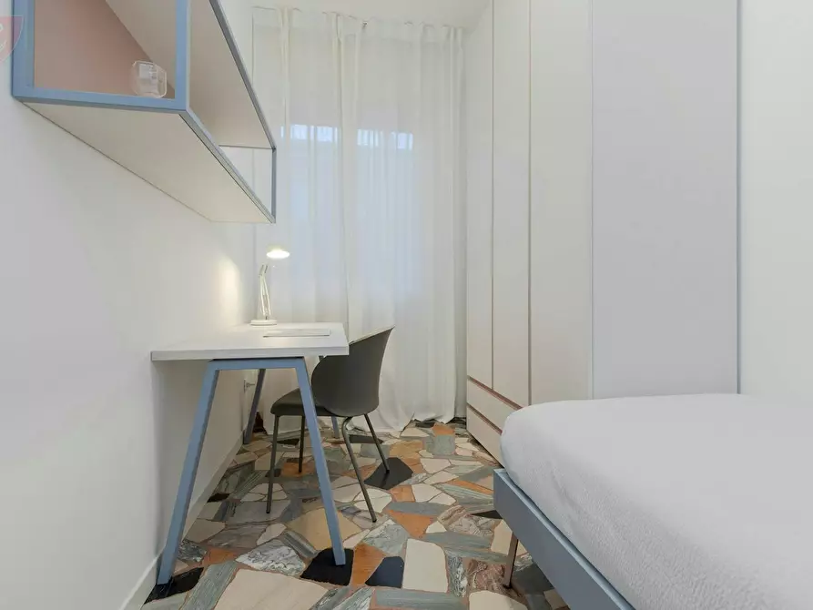 Immagine 4 di Camera in affitto  in Via Guglielmo Marconi a Padova