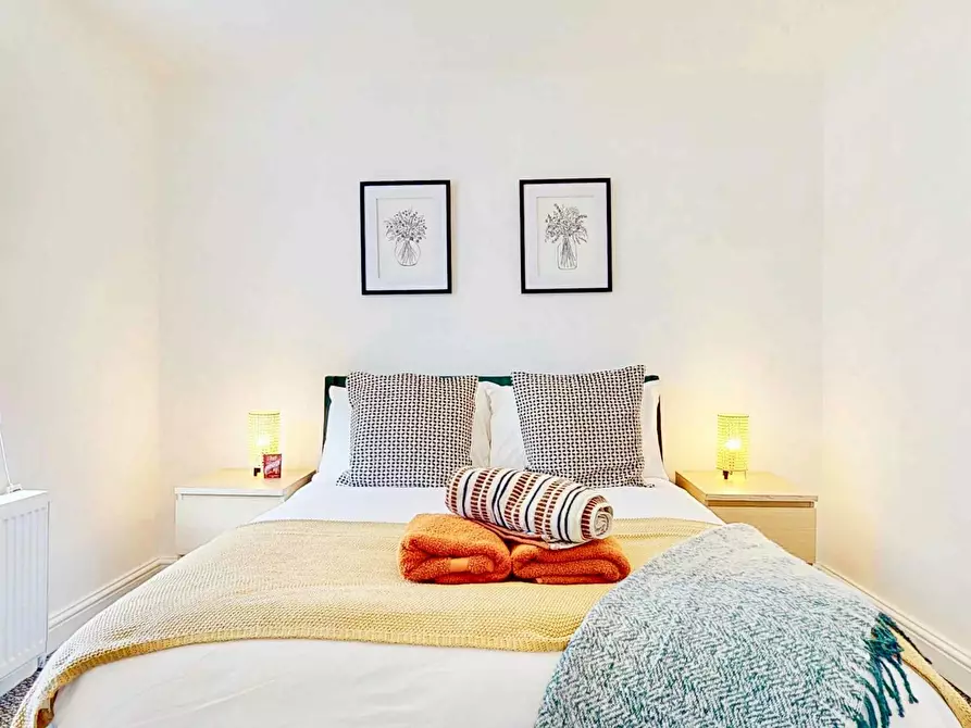 Immagine 3 di Casa indipendente in affitto  in Charles Street a Stone