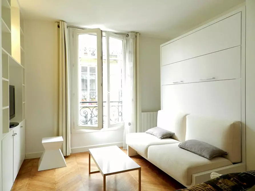 Immagine 2 di Appartamento in affitto  in Rue de l'Étoile a Paris 17