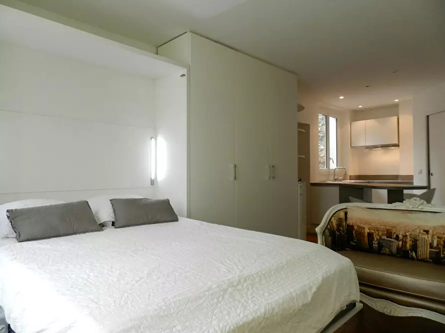 Immagine 10 di Appartamento in affitto  in Rue de l'Étoile a Paris 17