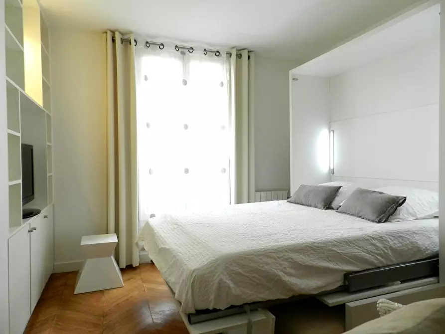 Immagine 9 di Appartamento in affitto  in Rue de l'Étoile a Paris 17