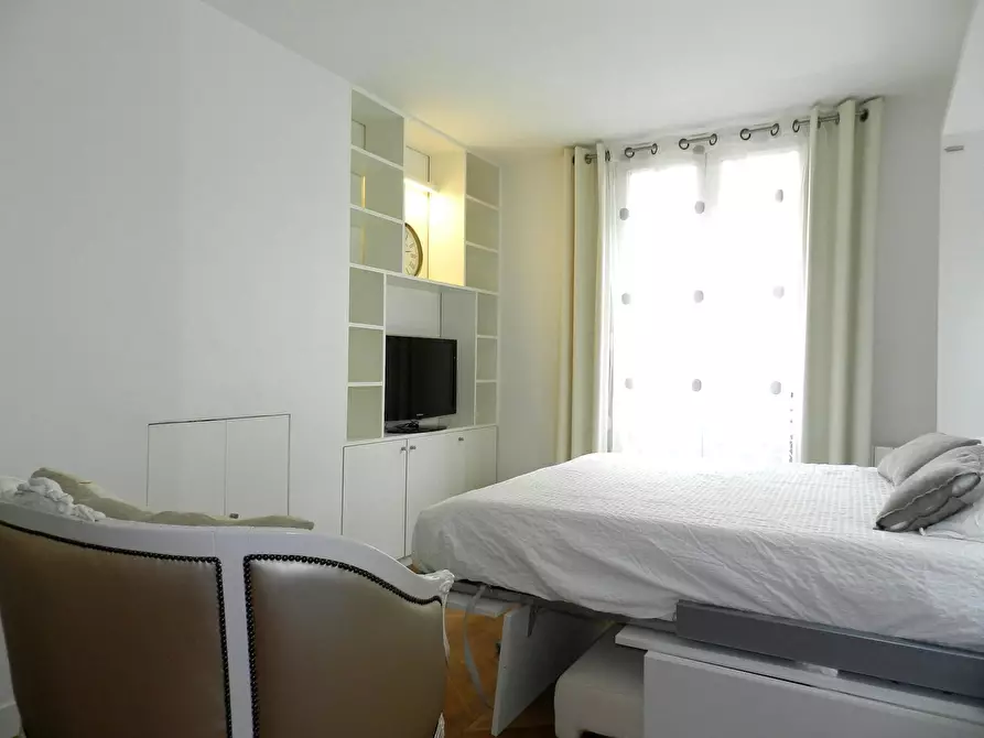 Immagine 8 di Appartamento in affitto  in Rue de l'Étoile a Paris 17