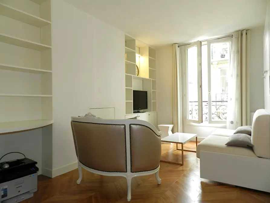 Immagine 7 di Appartamento in affitto  in Rue de l'Étoile a Paris 17