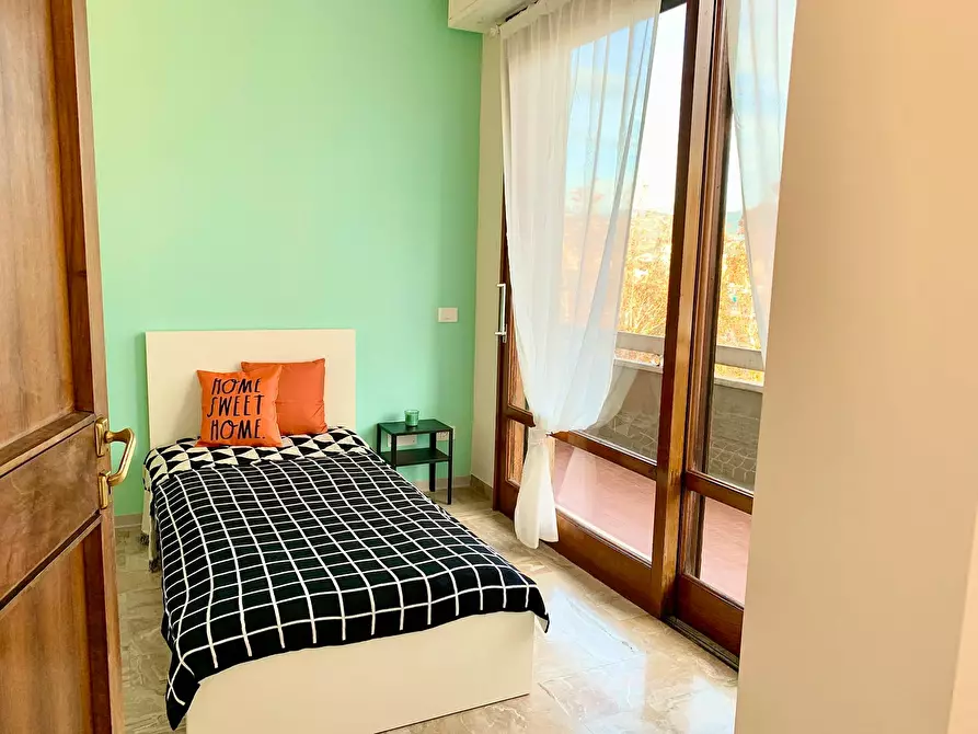 Immagine 8 di Camera in affitto  in Viale Francesco Redi a Firenze