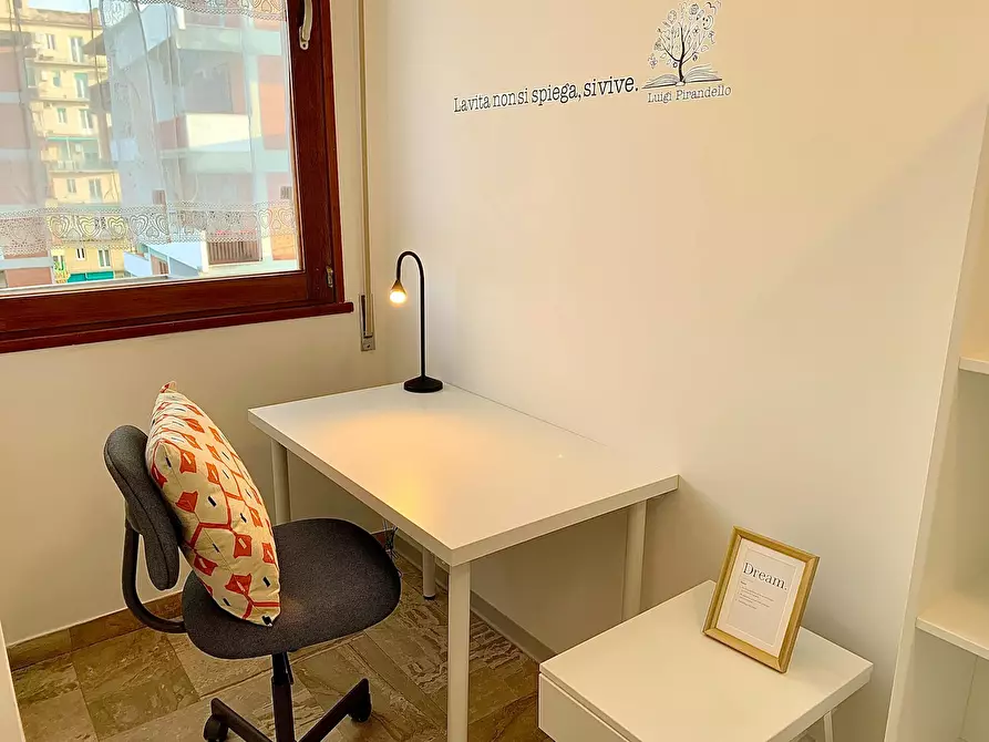 Immagine 6 di Camera in affitto  in Viale Francesco Redi a Firenze