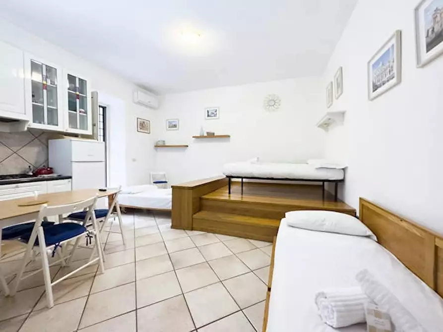 Immagine 5 di Appartamento in affitto  in Via Modica a Roma