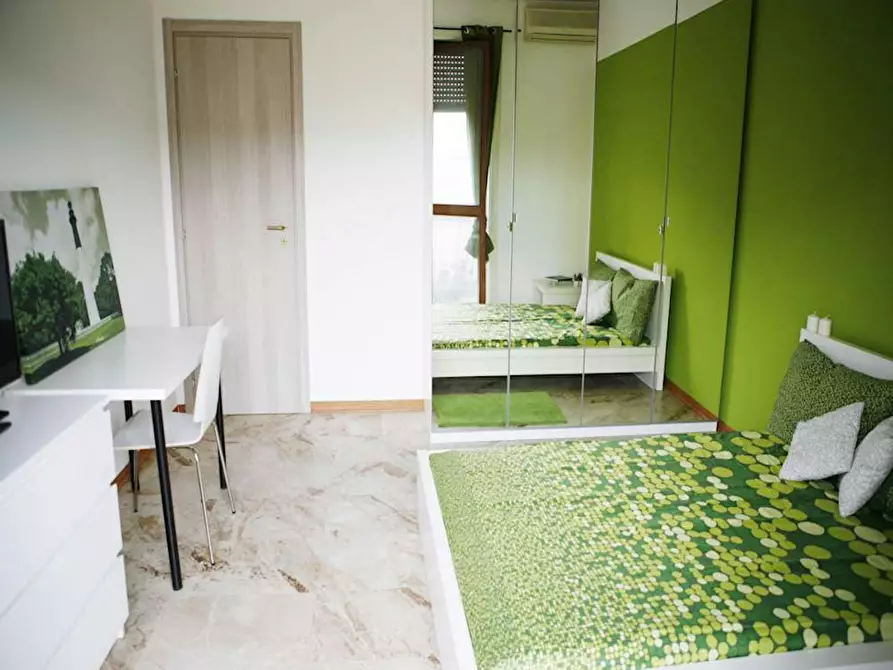 Immagine 1 di Camera in affitto  in Viale Abruzzi a Milano