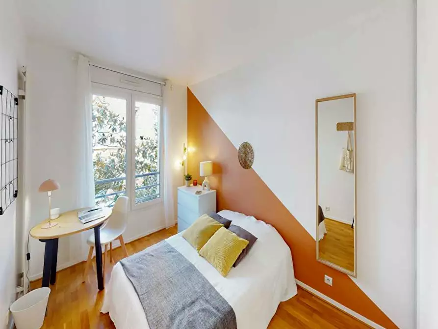Immagine 1 di Camera in affitto  in Rue Pierre Lhomme a Courbevoie