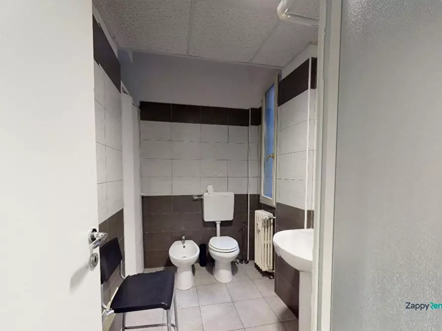 Immagine 9 di Camera in affitto  in Via Felice Casati a Milano