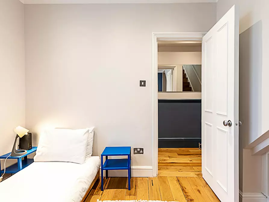 Immagine 5 di Appartamento in affitto  in Great Percy Street a Camden Town