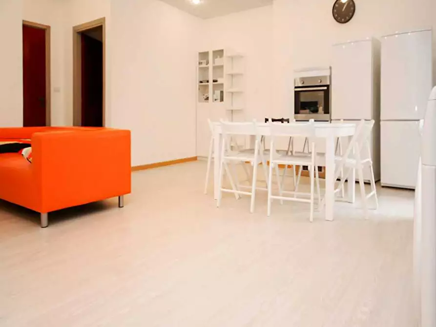 Immagine 6 di Camera in affitto  in Via Cesare Battisti a Milano