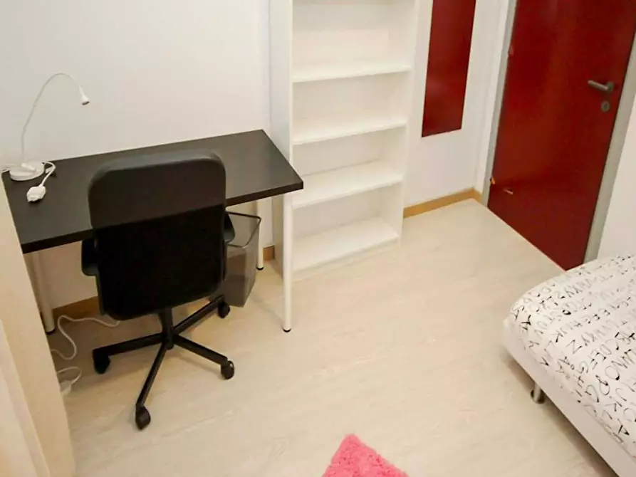 Immagine 3 di Camera in affitto  in Via Cesare Battisti a Milano