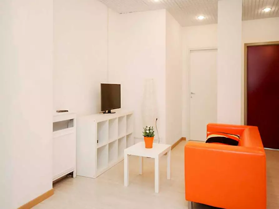 Immagine 5 di Camera in affitto  in Via Cesare Battisti a Milano