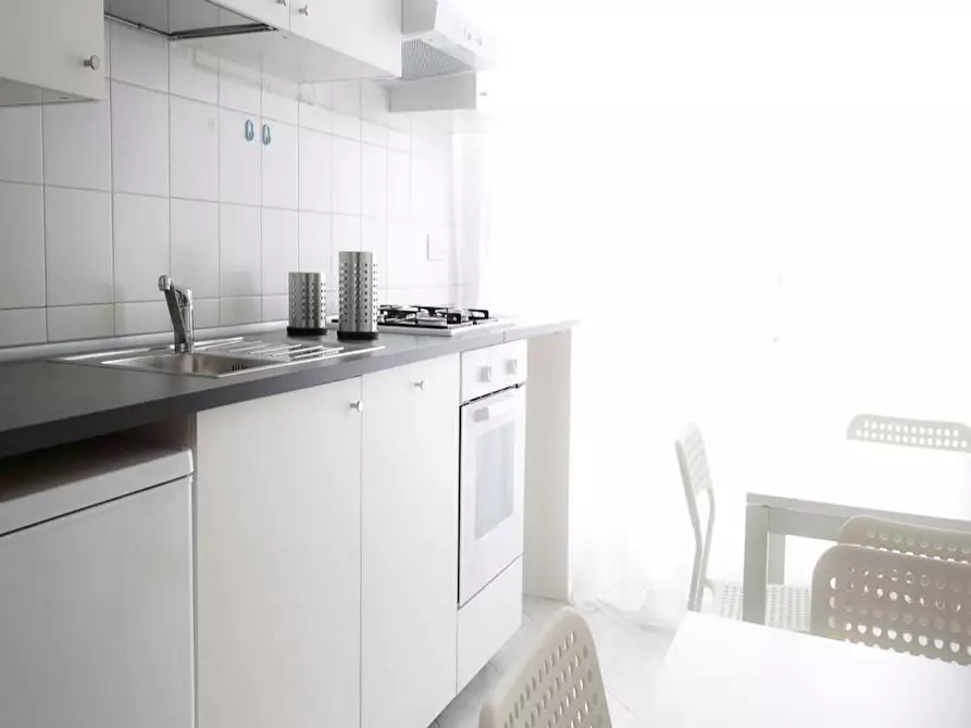 Immagine 8 di Camera in affitto  in Viale Ortles a Milano