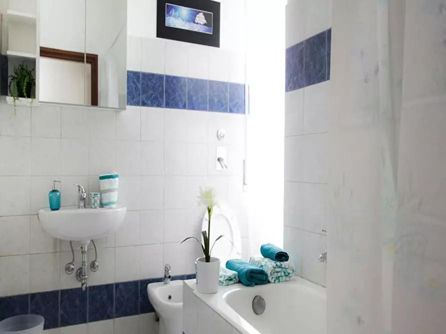 Immagine 6 di Camera in affitto  in Viale Ortles a Milano