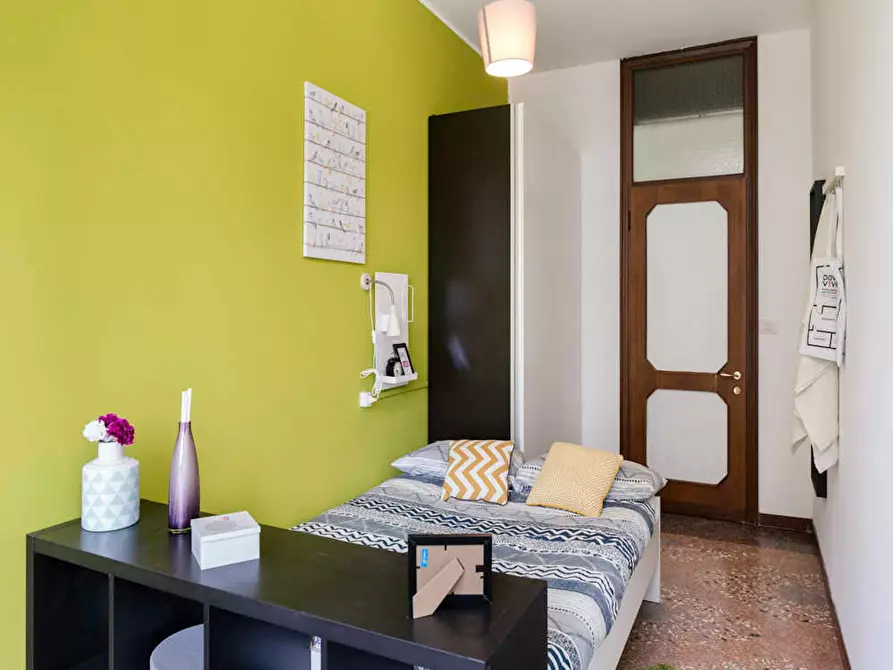 Immagine 7 di Camera in affitto  in Viale Giovanni Vicini a Bologna