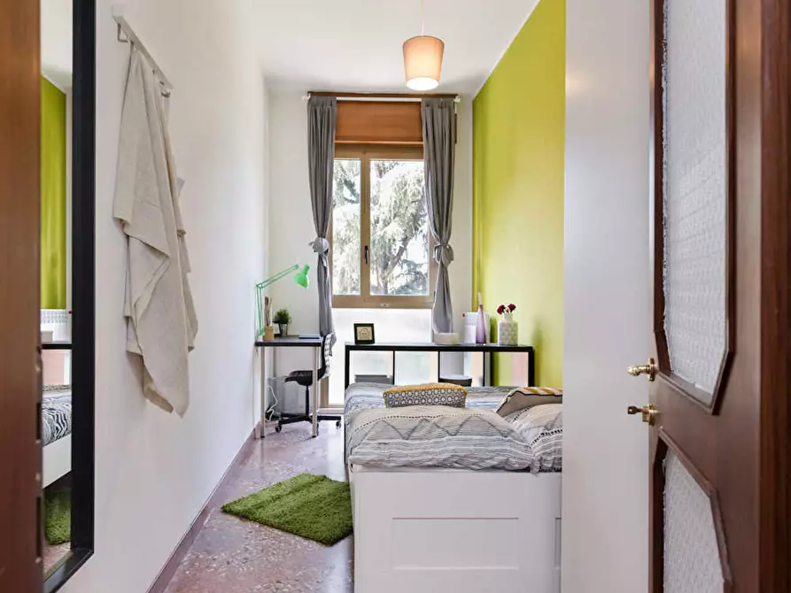 Immagine 2 di Camera in affitto  in Viale Giovanni Vicini a Bologna