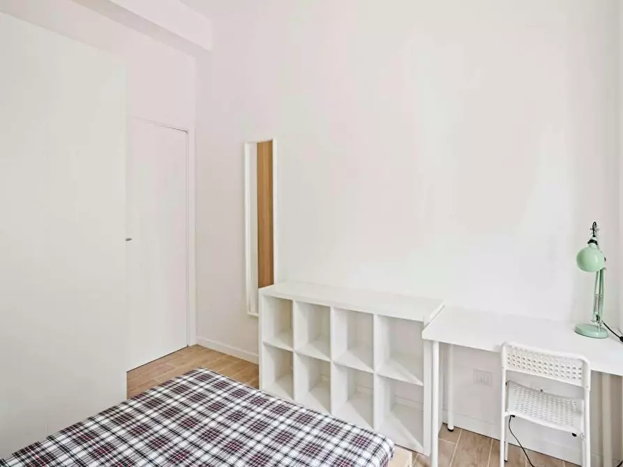 Immagine 4 di Camera in affitto  in Viale Legioni Romane a Milano