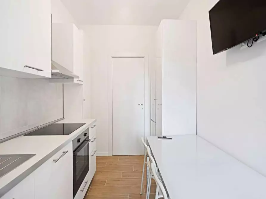 Immagine 8 di Camera in affitto  in Viale Legioni Romane a Milano