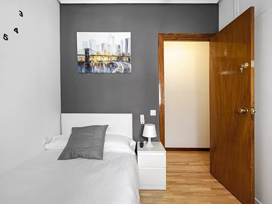 Immagine 3 di Camera in affitto  in Calle Hermanos Fernández Galiano a Guadalajara