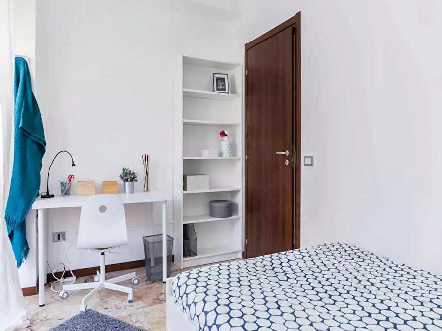 Immagine 4 di Camera in affitto  in Via Giuseppe Frua a Milano