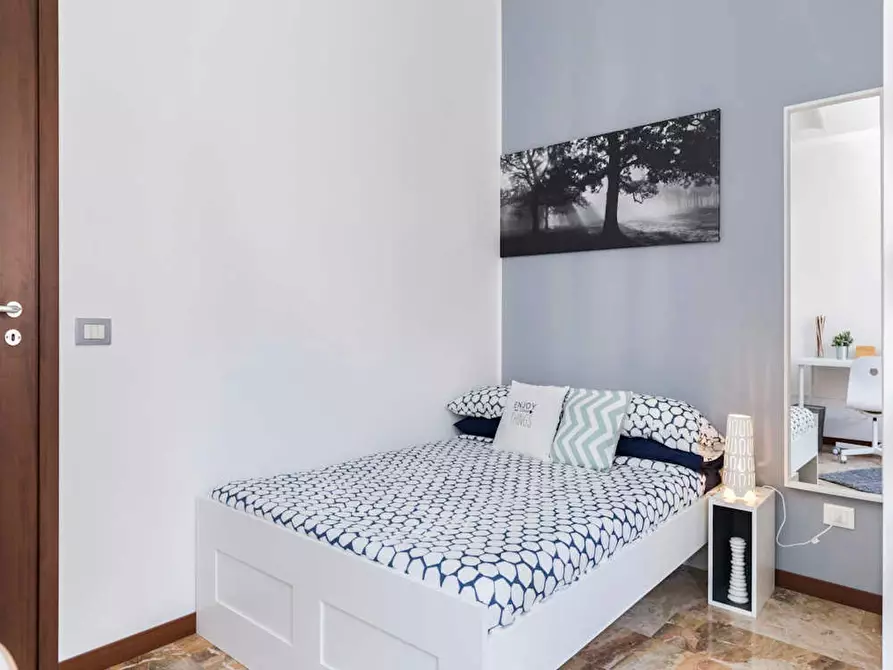 Immagine 1 di Camera in affitto  in Via Giuseppe Frua a Milano