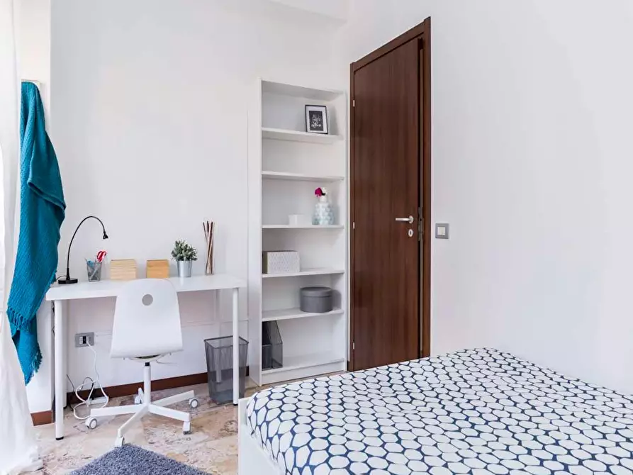 Immagine 4 di Camera in affitto  in Via Giuseppe Frua a Milano