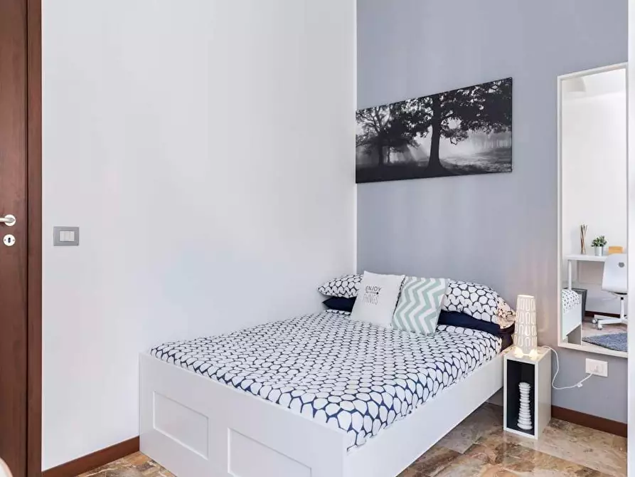 Immagine 1 di Camera in affitto  in Via Giuseppe Frua a Milano