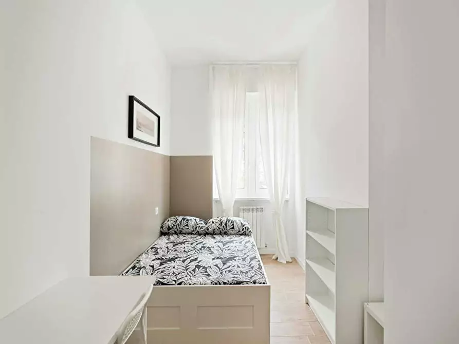 Immagine 2 di Camera in affitto  in Viale Legioni Romane a Milano