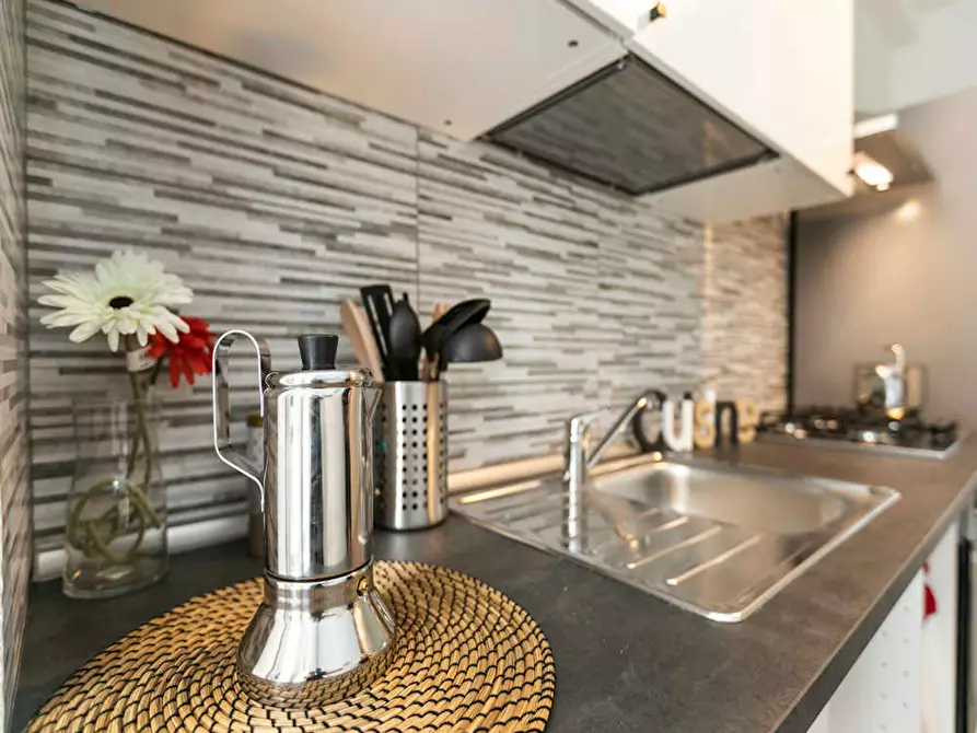 Immagine 10 di Camera in affitto  in Via Francesco Primaticcio a Milano