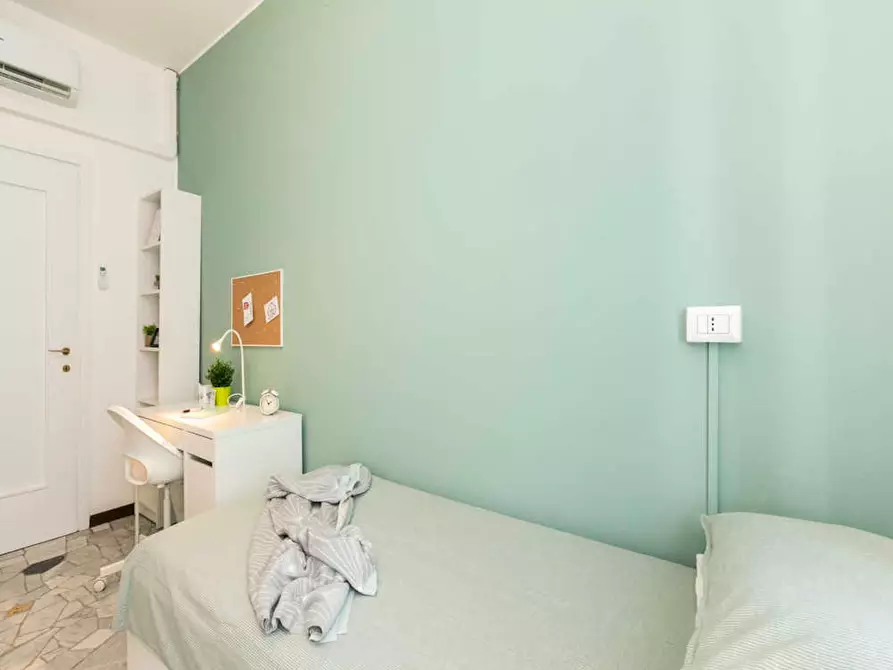 Immagine 1 di Camera in affitto  in Via Francesco Primaticcio a Milano