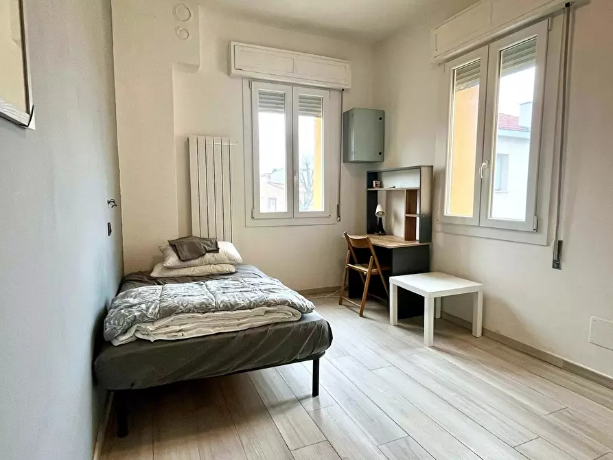 Immagine 2 di Camera in affitto  in Via Porrettana a Casalecchio Di Reno