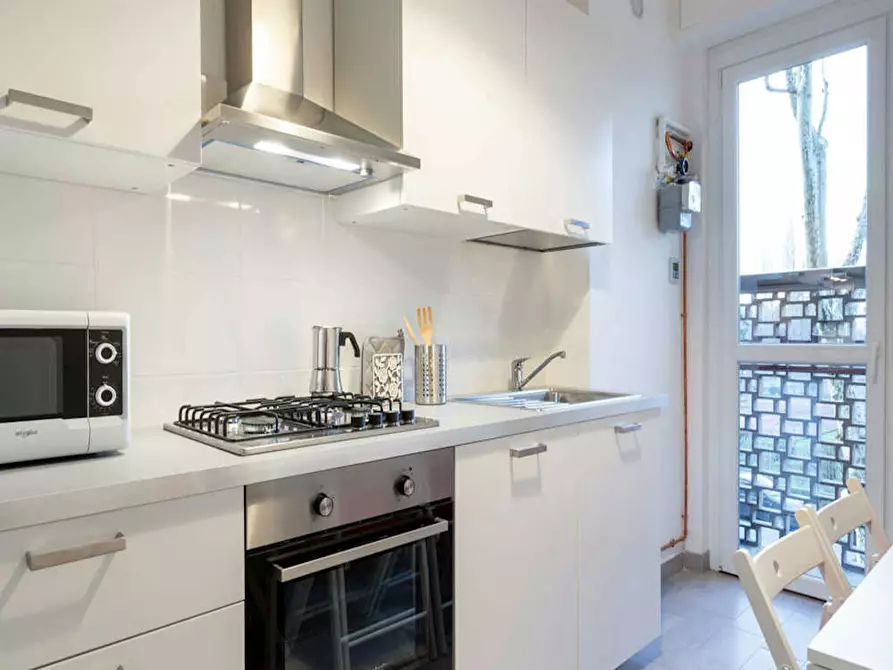 Immagine 7 di Camera in affitto  in Via dei Salici a Buccinasco