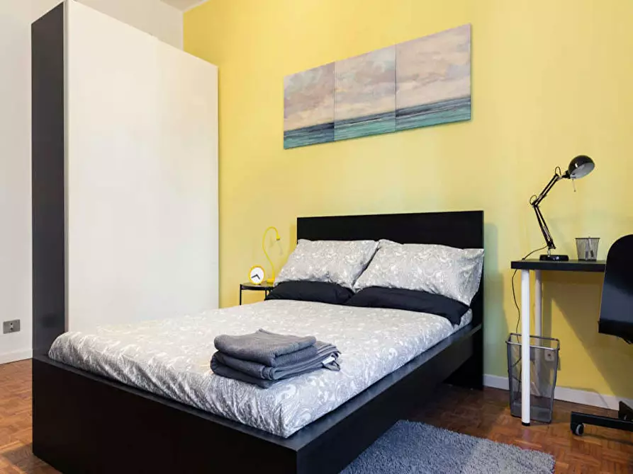 Immagine 1 di Camera in affitto  in Via dei Salici a Buccinasco