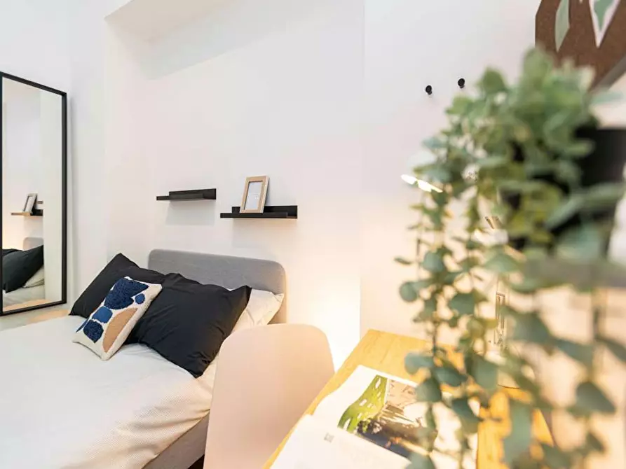 Immagine 6 di Camera in affitto  in Via Cesare da Sesto a Milano