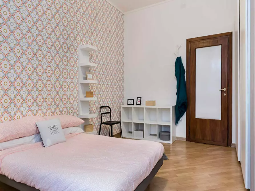Immagine 3 di Camera in affitto  in Via Guglielmo Röntgen a Milano