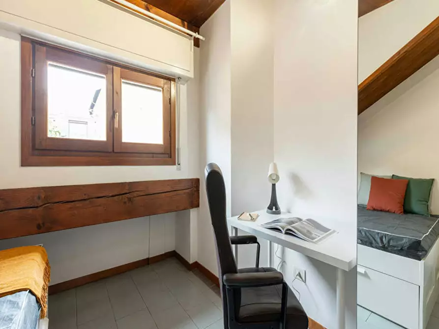 Immagine 4 di Camera in affitto  in Via Jacopo della Quercia a Milano