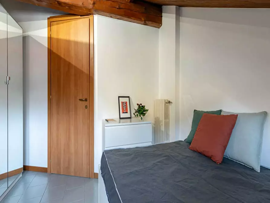 Immagine 5 di Camera in affitto  in Via Jacopo della Quercia a Milano