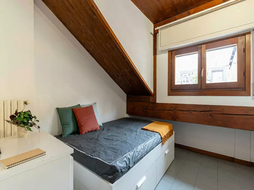 Immagine 1 di Camera in affitto  in Via Jacopo della Quercia a Milano