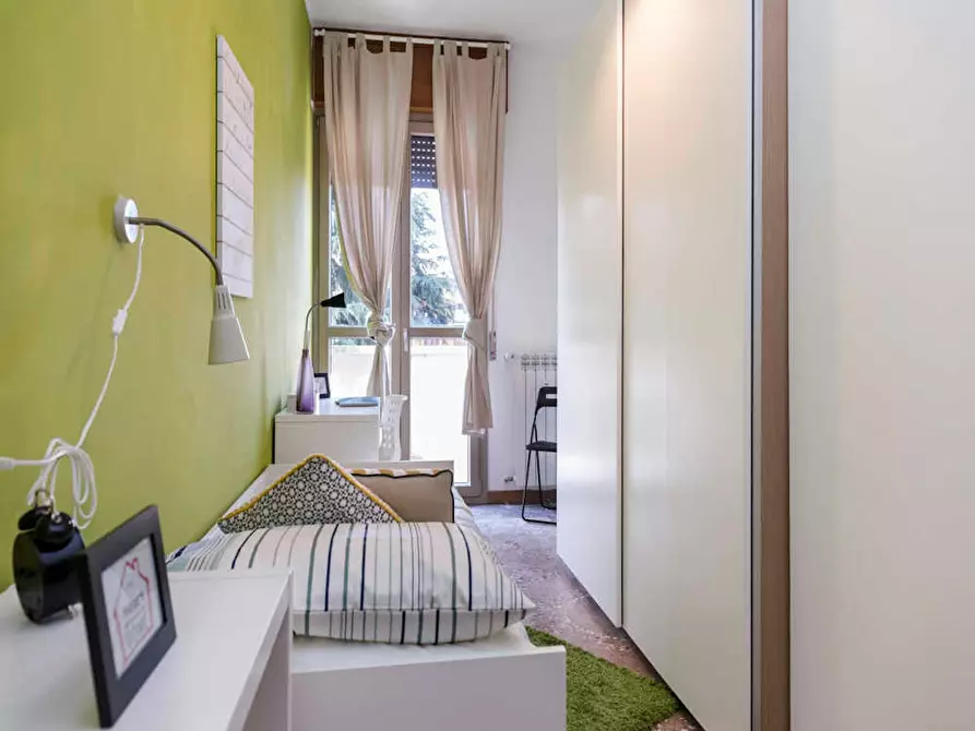 Immagine 6 di Camera in affitto  in Viale Giovanni Vicini a Bologna