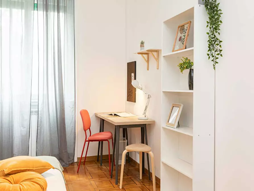 Immagine 8 di Camera in affitto  in Viale Emilio Caldara a Milano