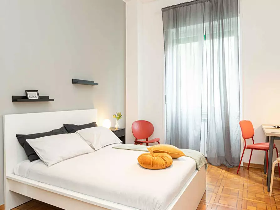 Immagine 5 di Camera in affitto  in Viale Emilio Caldara a Milano