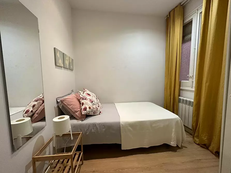 Immagine 3 di Camera in affitto  in Calle de Bailén a Madrid
