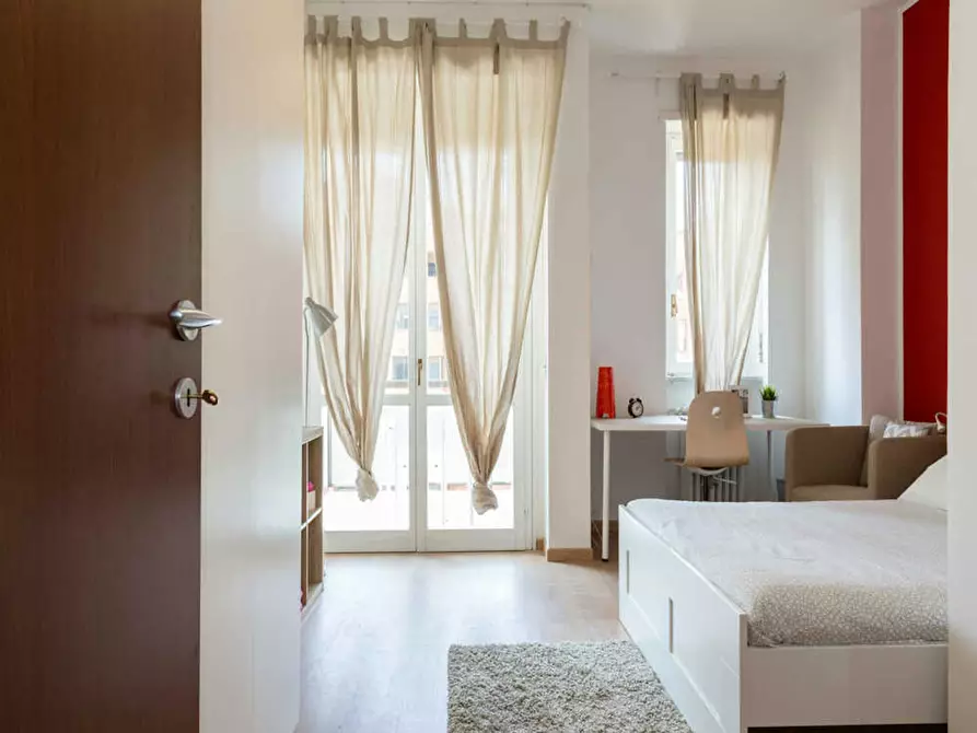 Immagine 3 di Camera in affitto  in Via dei Mandorli a Buccinasco