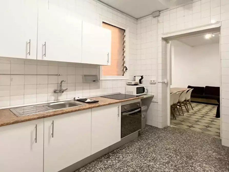 Immagine 5 di Camera in affitto  in Carrer de Ferran a Barcelona