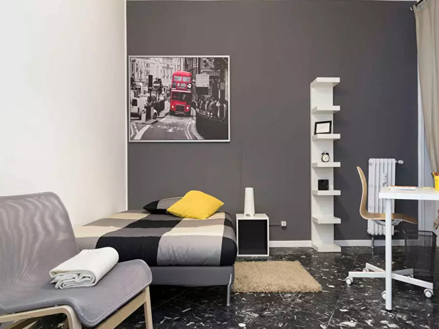 Immagine 1 di Camera in affitto  in Largo Giovanni Battista Scalabrini a Milano